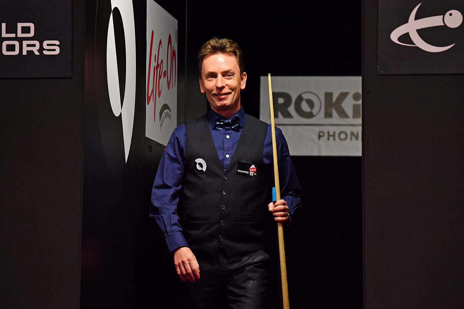 他们依旧岿 他们依旧岿