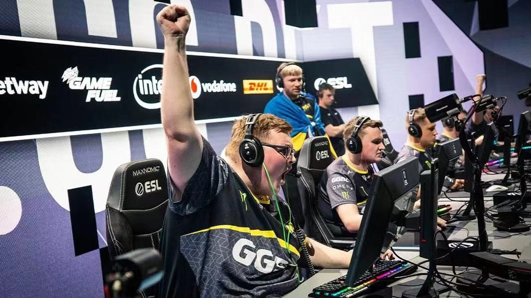 他不仅完成 他不仅完成